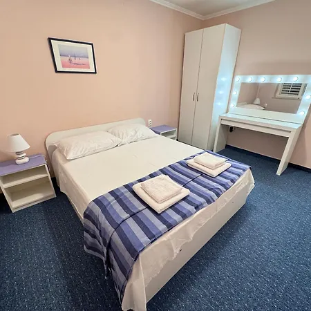 安东尼奥公寓 公寓 特罗吉尔