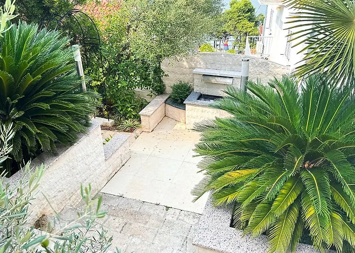 安东尼奥公寓 * 特罗吉尔